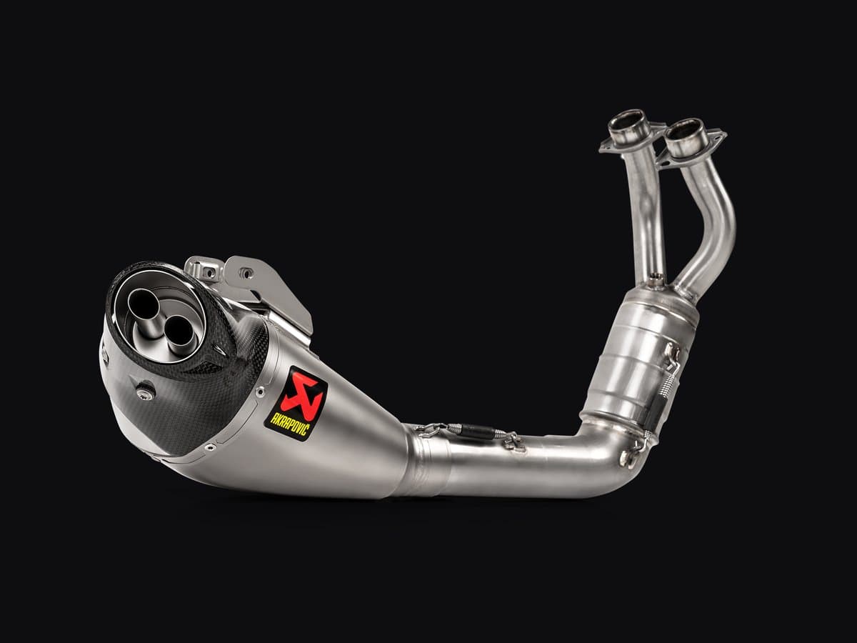 Akrapovič Racing Line (Titanium) — sistema completo 2-1 — Yamaha MT-07 / Tracer 7 (2020-2022)