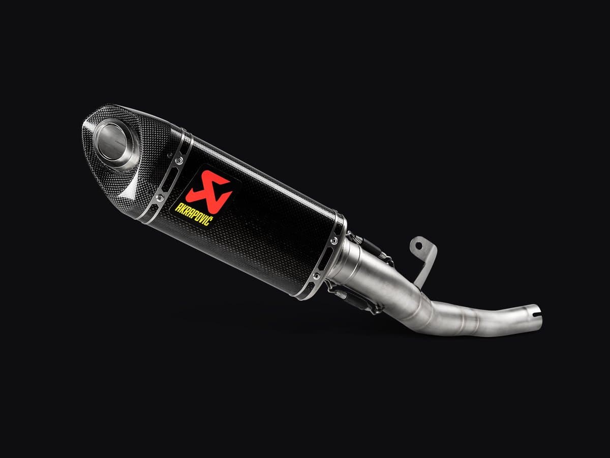 Akrapovič Slip-On (Carbon) — ref. — Triumph Street Triple 765 S/R/RS (2017-2019)